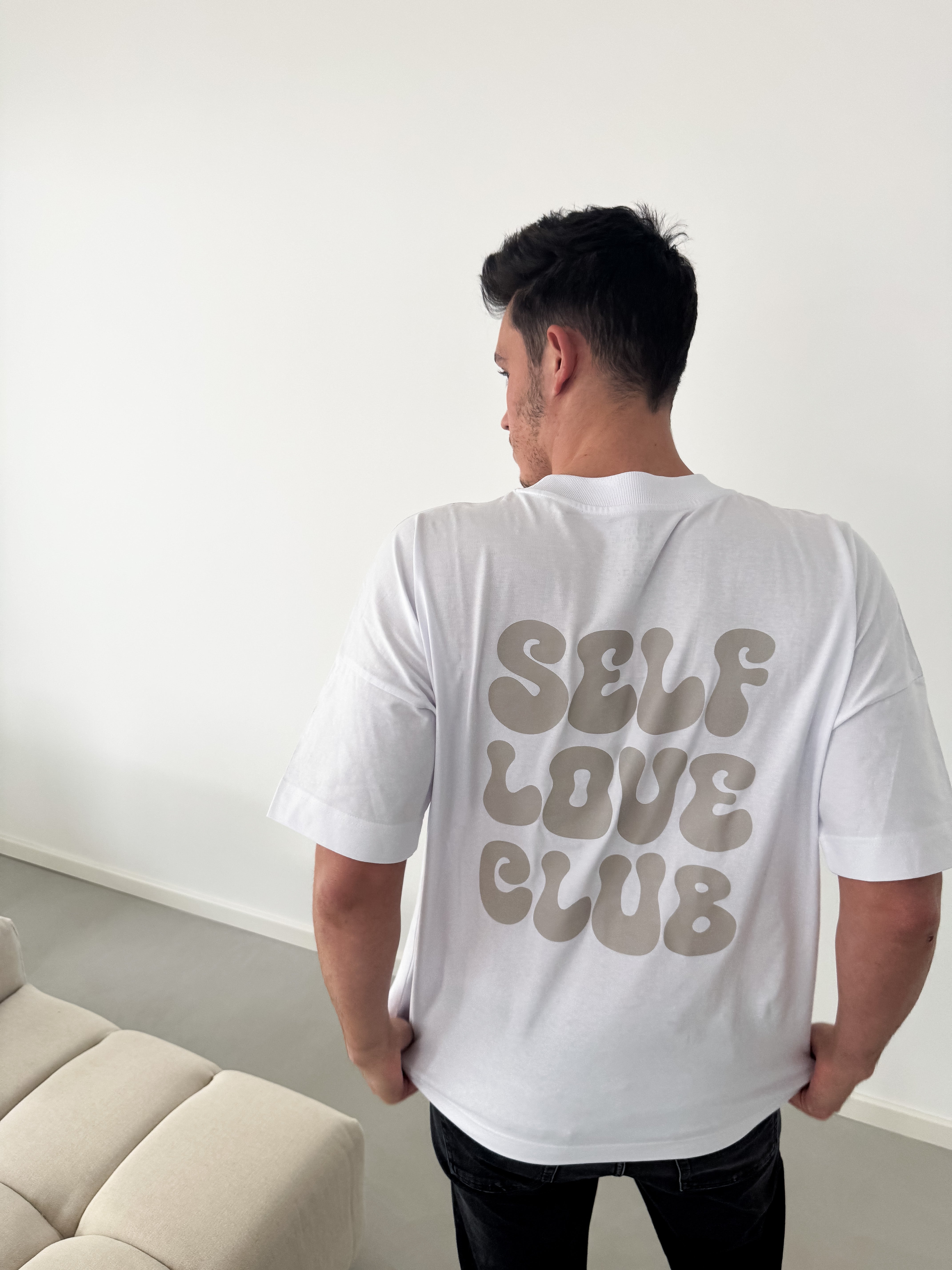 self love club t-shirt weiß mit beige print unisex rueckenansicht